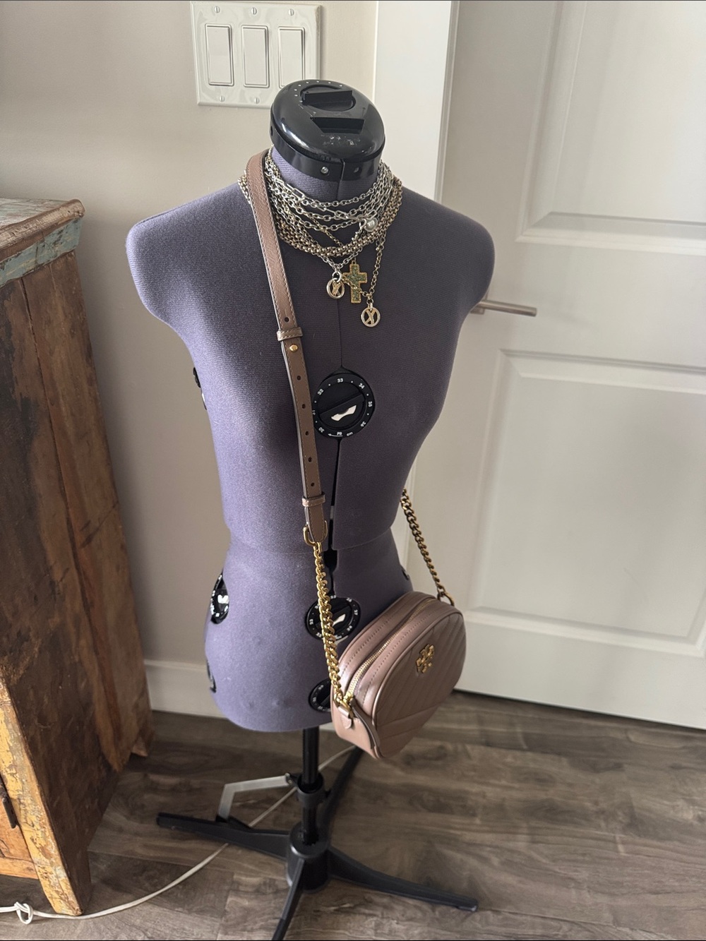 Tory Burch Taupe Quilted Leather Camera Crossbody with Gold Hardware - Picture 14 of 15